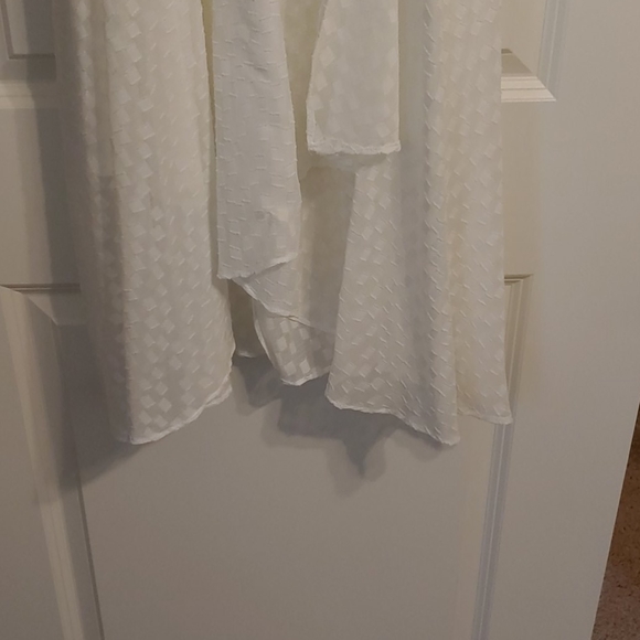 White, flowing Summery Dress - Picture 3 of 5